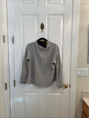 Women's Black & White Geometric Pullover Sweatshirt